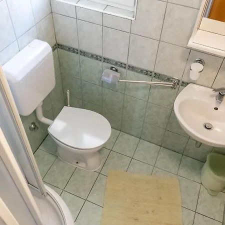 Apartman 1 Bedroom Beautiful In Barbat na Rabu